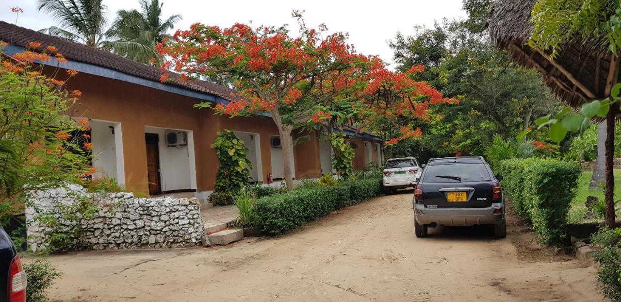 Funky Squids Beach Resort Bagamoyo Zewnętrze zdjęcie